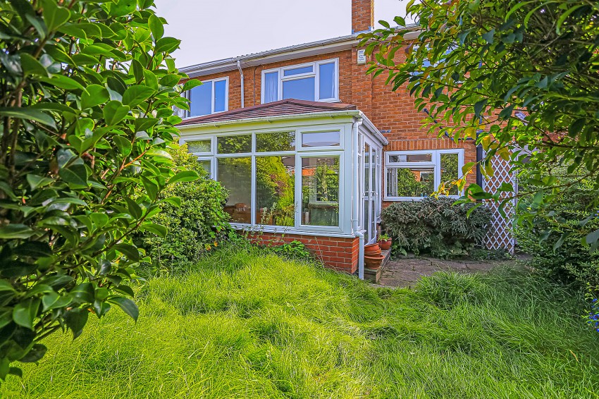 3bedroom semidetached house for sale in Beechnut Close, Solihull