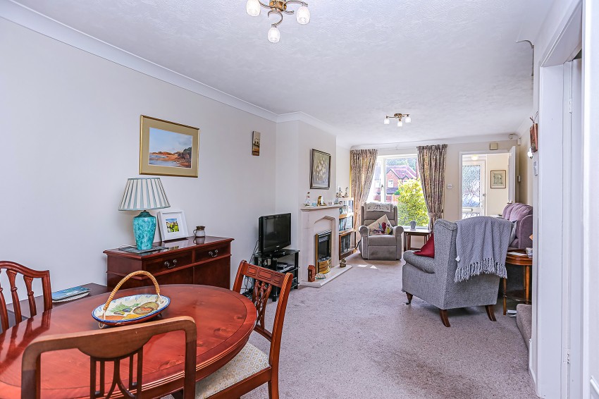 3bedroom semidetached house for sale in Beechnut Close, Solihull