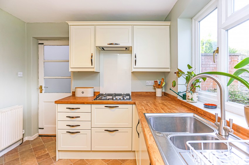 3bedroom semidetached house for sale in Beechnut Close, Solihull