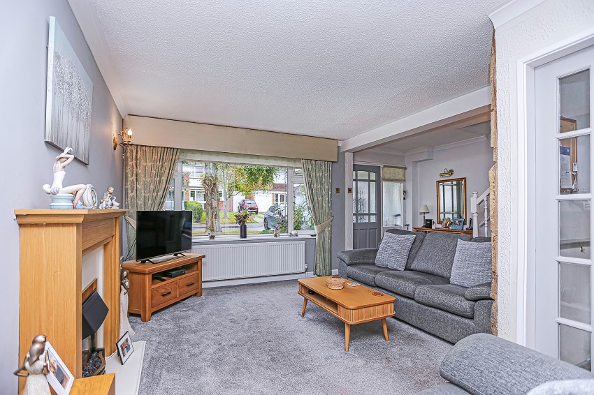 3bedroom semidetached house for sale in The Orchard, Marston Green