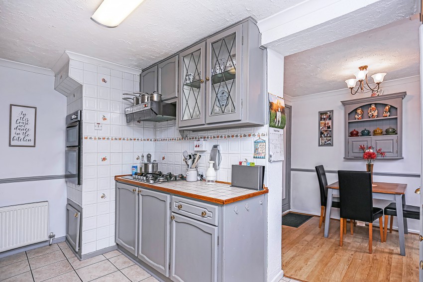 3bedroom semidetached house for sale in The Orchard, Marston Green