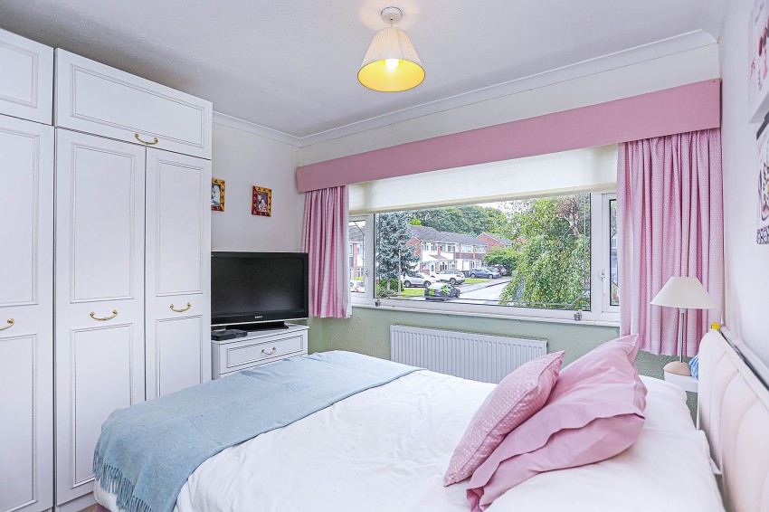 3bedroom semidetached house for sale in The Orchard, Marston Green