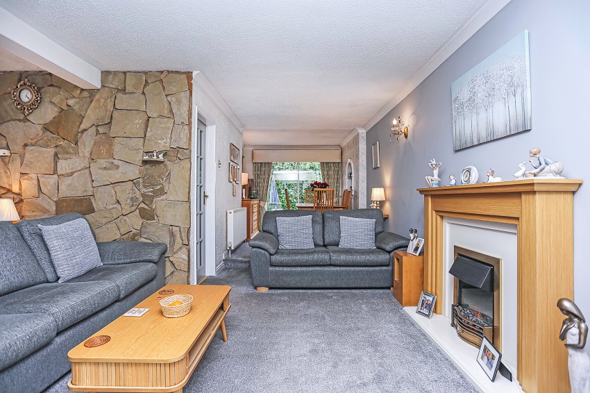 3bedroom semidetached house for sale in The Orchard, Marston Green