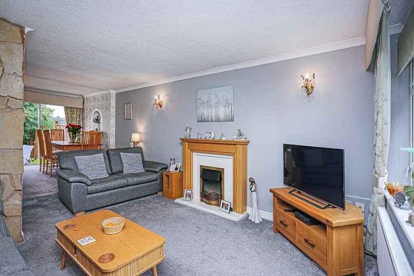 3bedroom semidetached house for sale in The Orchard, Marston Green