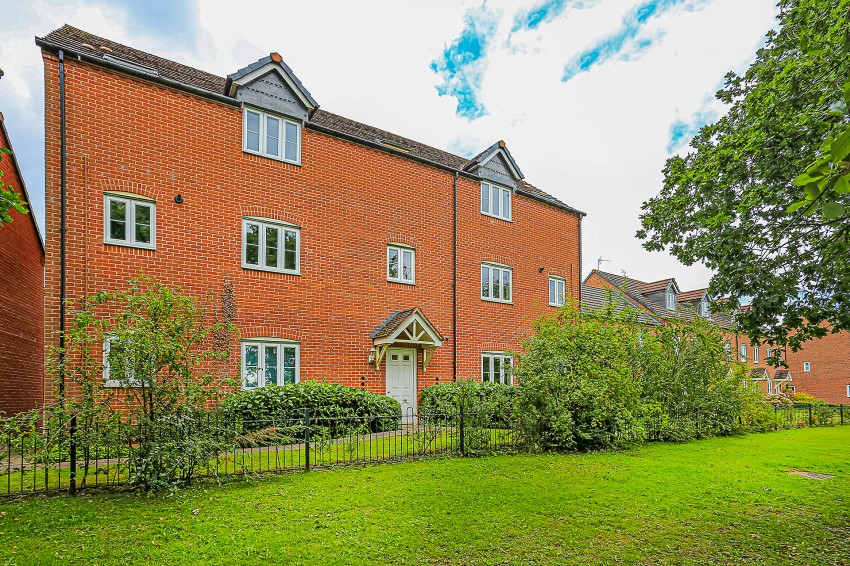 1bedroom apartment for sale in Wharf Lane, Solihull