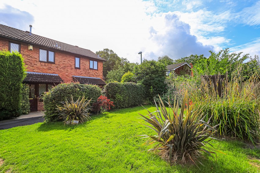 1bedroom town house for sale in Kendal Grove, Solihull