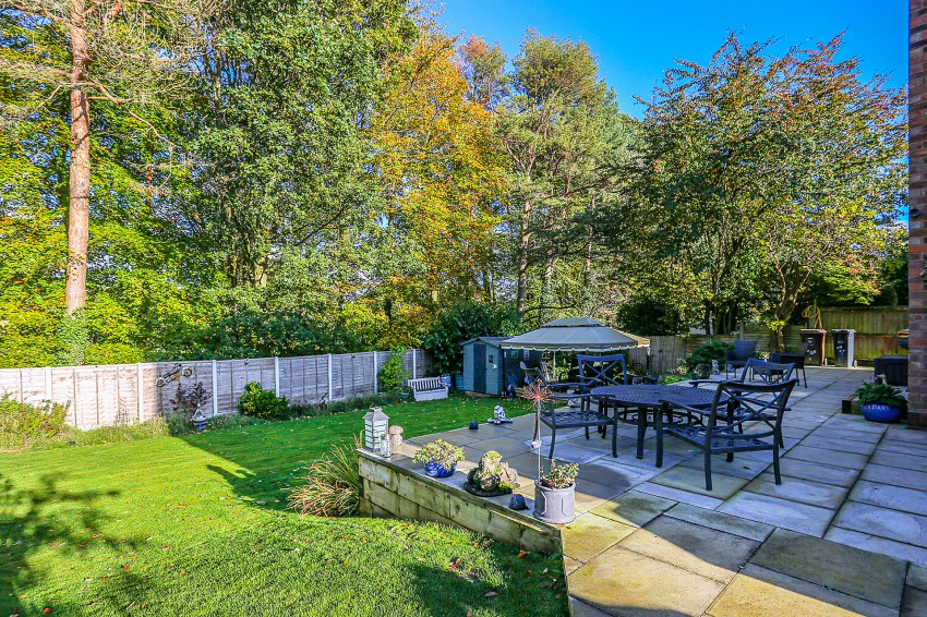 4bedroom detached house for sale in Links Drive, Solihull