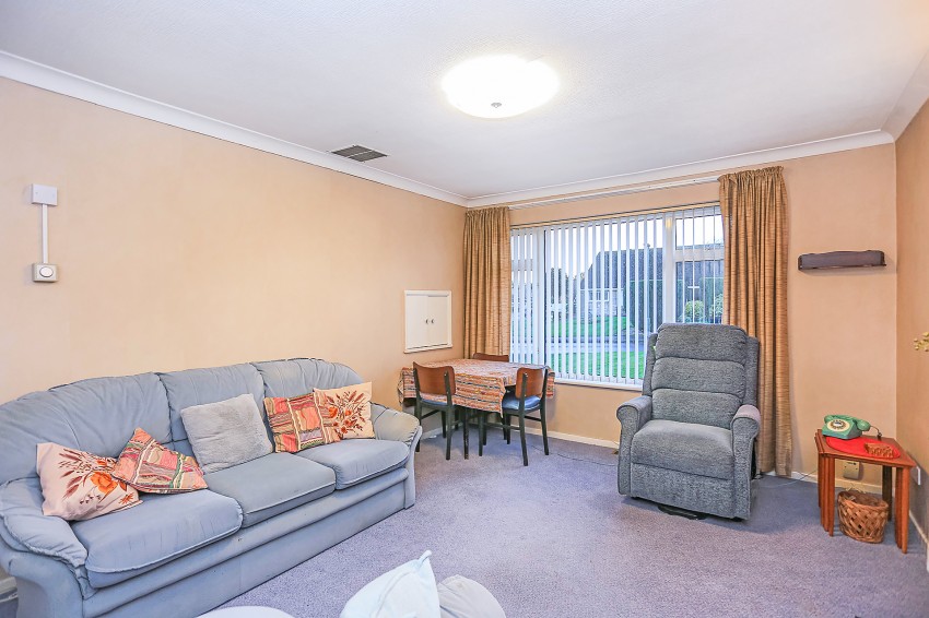 2bedroom bungalow for sale in Mereside Way, Solihull