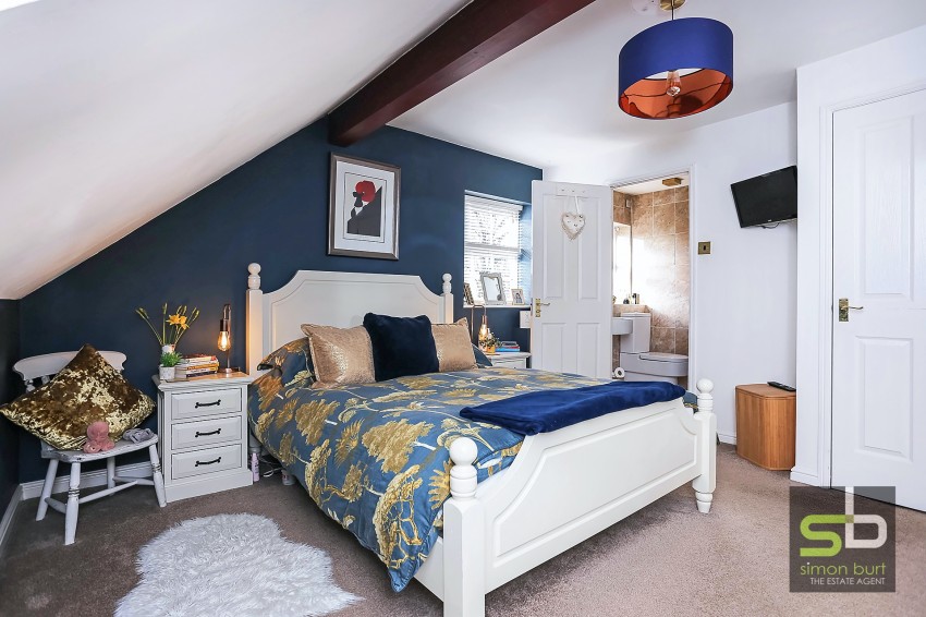 4bedroom town house for sale in Thistlewood Grove, Chadwick End, Solihull