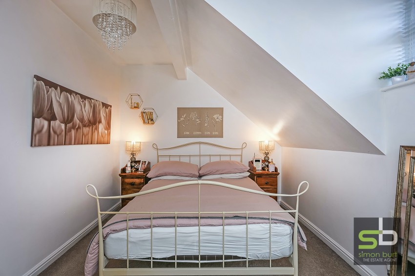 4bedroom town house for sale in Thistlewood Grove, Chadwick End, Solihull