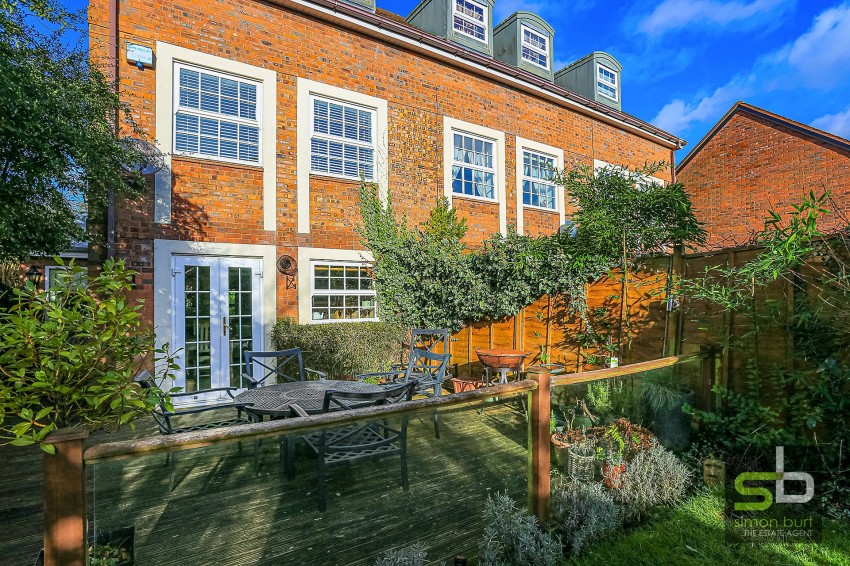 4bedroom town house for sale in Thistlewood Grove, Chadwick End, Solihull