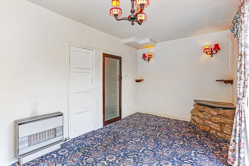 3bedroom town house for sale in Slater Road, Bentley Heath, Solihull