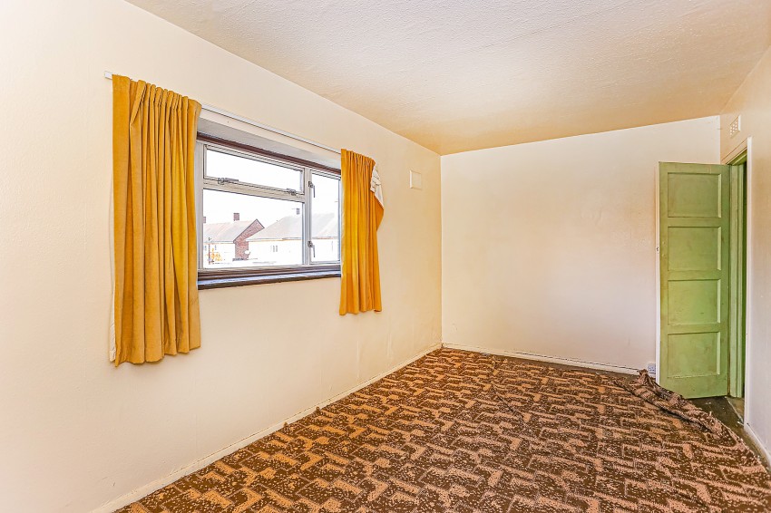 3bedroom town house for sale in Slater Road, Bentley Heath, Solihull