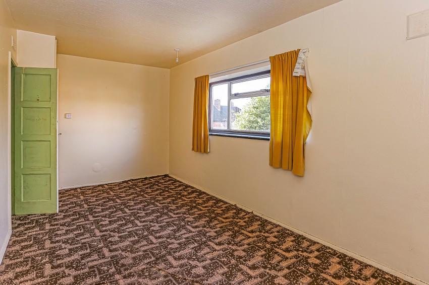 3bedroom town house for sale in Slater Road, Bentley Heath, Solihull