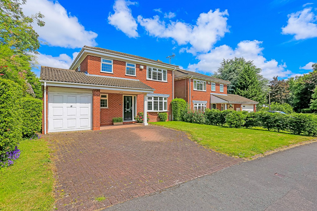 4bedroom detached house for sale in Cloudbridge Drive, Solihull