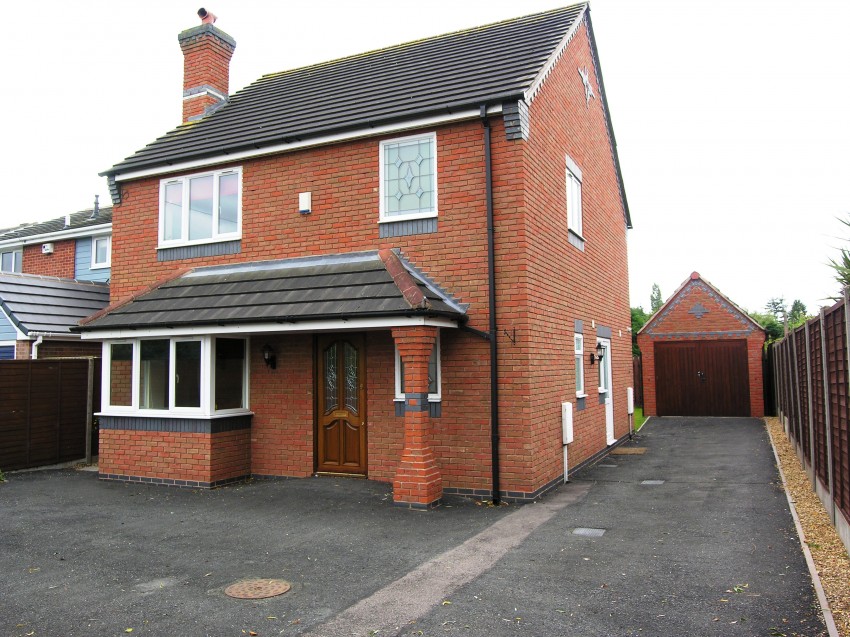 3bedroom detached house for sale in The Fairway, Nuneaton