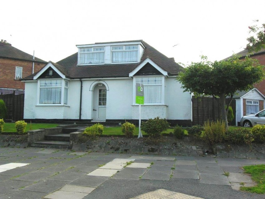 3bedroom bungalow for sale in Henlow Road, Maypole, Birmingham