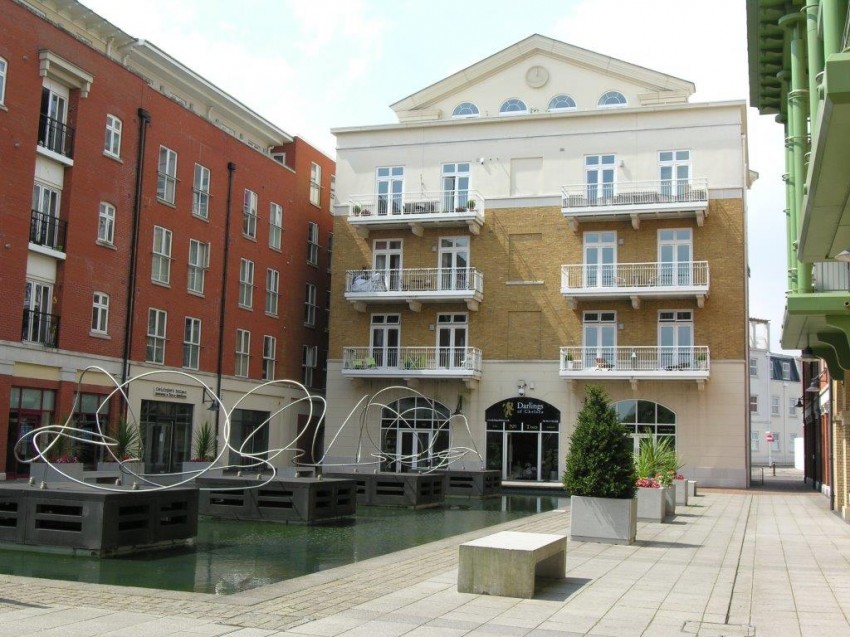 3bedroom apartment for sale in The Customs House, Waterside, Dickens