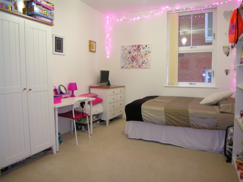 3bedroom apartment for sale in The Customs House, Waterside, Dickens