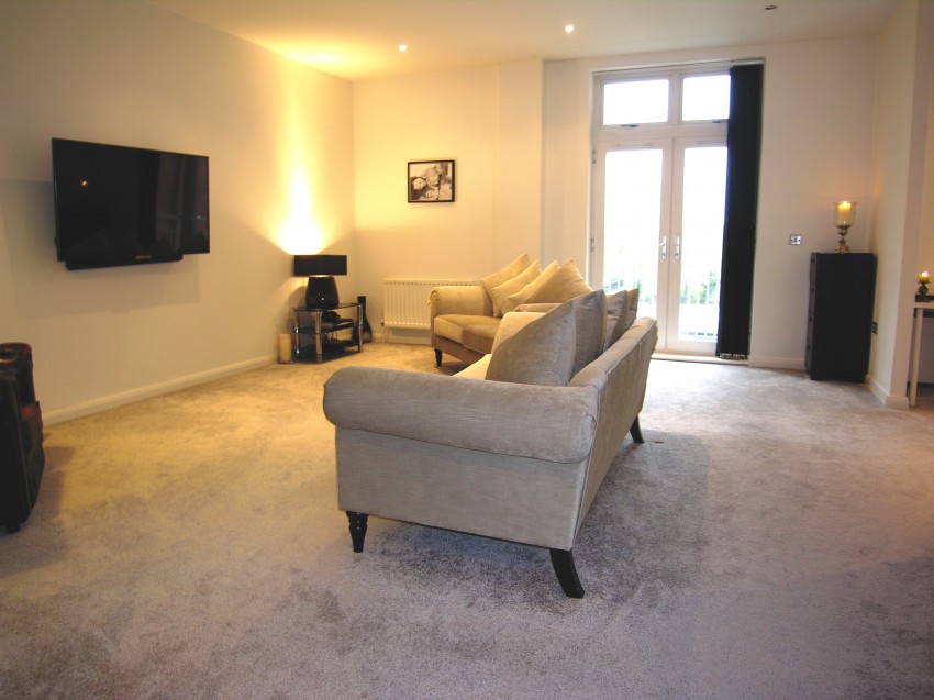 3bedroom apartment for sale in The Customs House, Waterside, Dickens