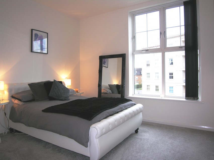 3bedroom apartment for sale in The Customs House, Waterside, Dickens