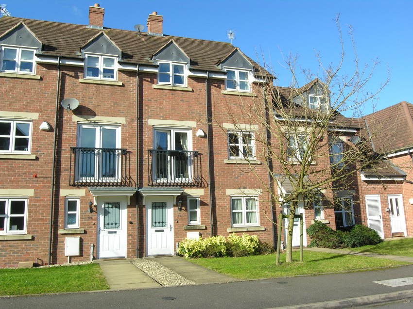 4bedroom town house for sale in Middlewood Close, Solihull