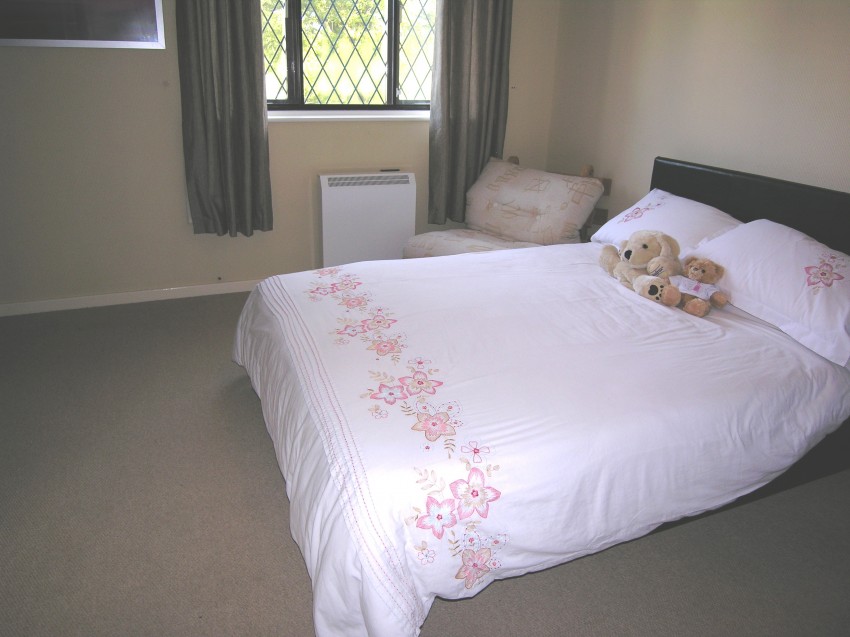 3bedroom town house for sale in Old Station Road, HamptonInArden