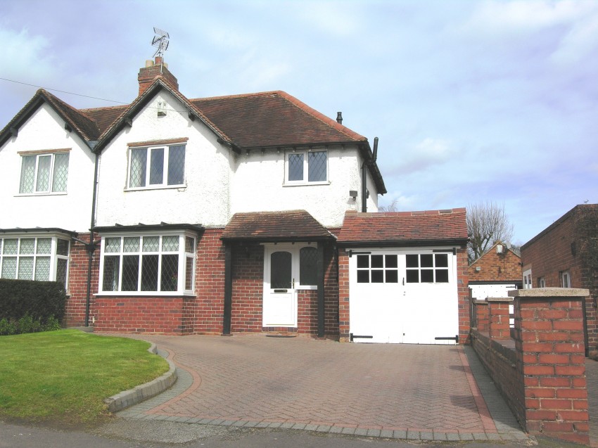 3bedroom semidetached house for sale in Lugtrout Lane, Solihull