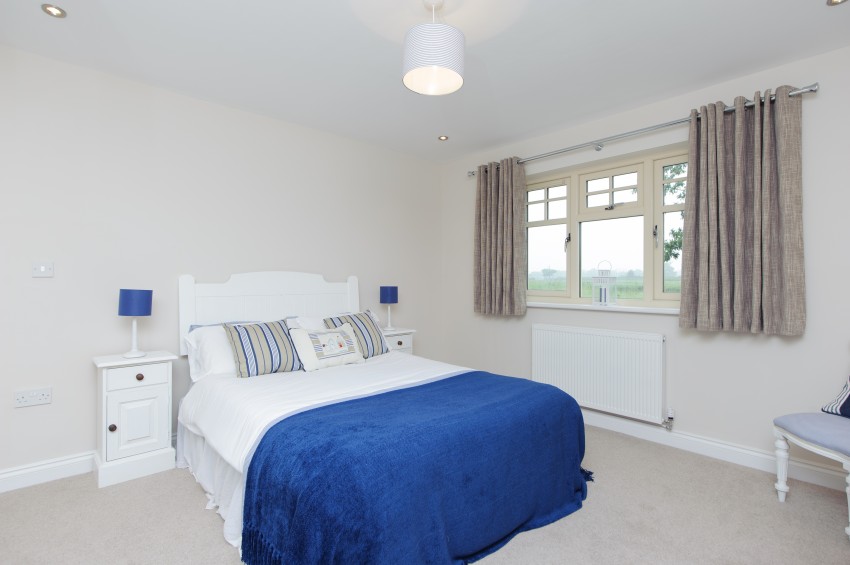 5bedroom detached house for sale in Wood Lane, Earlswood