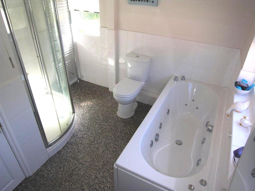 3bedroom semidetached house for sale in Arnold Grove, Shirley, Solihull