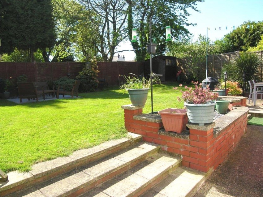 3bedroom semidetached house for sale in Arnold Grove, Shirley, Solihull