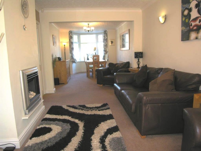 3bedroom semidetached house for sale in Arnold Grove, Shirley, Solihull