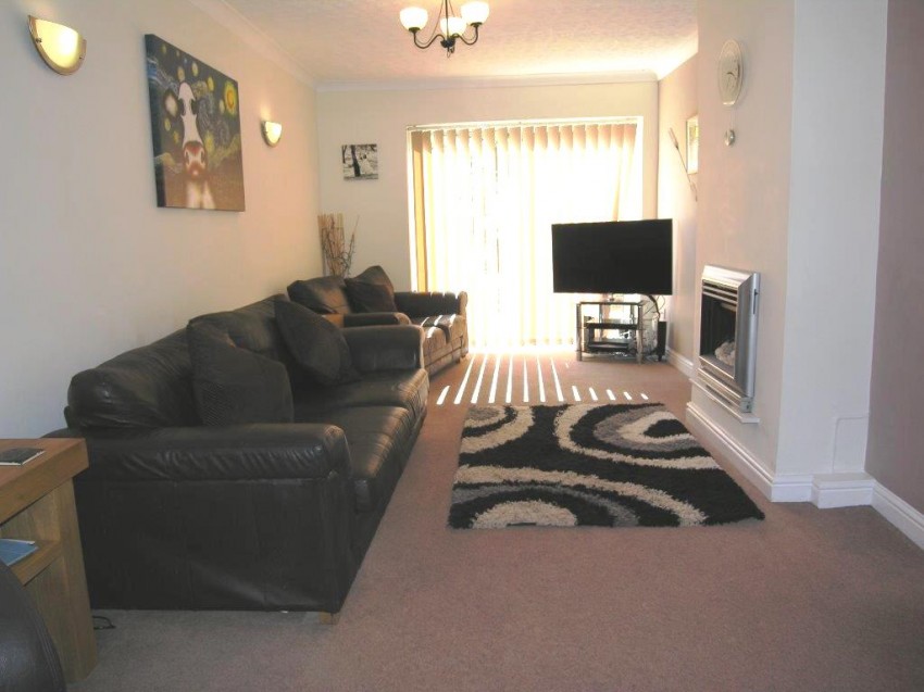 3bedroom semidetached house for sale in Arnold Grove, Shirley, Solihull