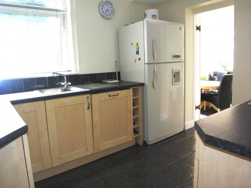 3bedroom semidetached house for sale in Arnold Grove, Shirley, Solihull