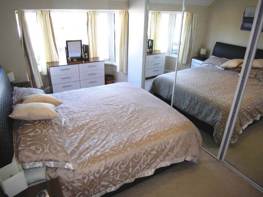 3bedroom semidetached house for sale in Arnold Grove, Shirley, Solihull