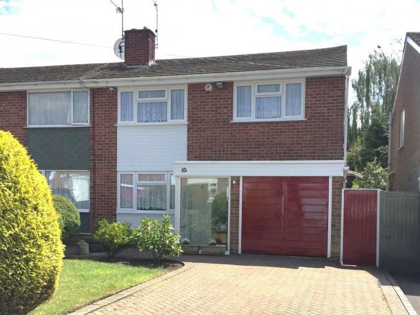 3bedroom semidetached house for sale in Arden Close, Meriden