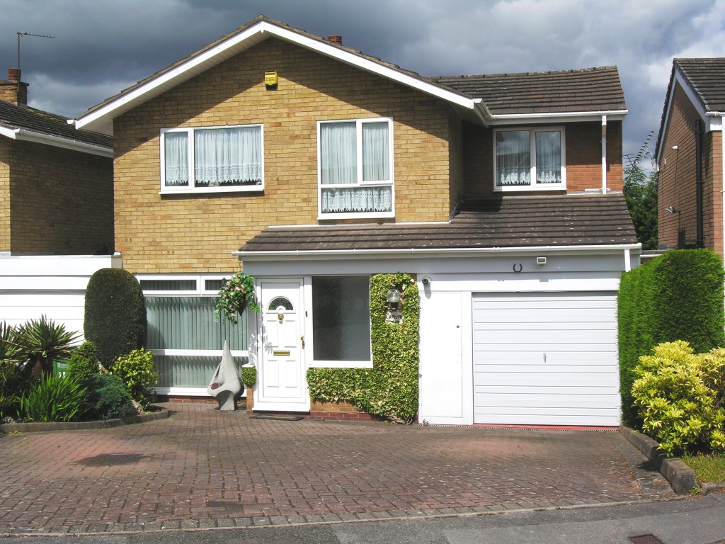 4bedroom detached house for sale in Eastfield Drive, Solihull