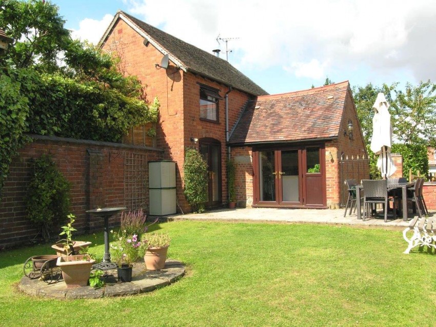 2bedroom detached house for sale in Tanners Lane, Berkswell