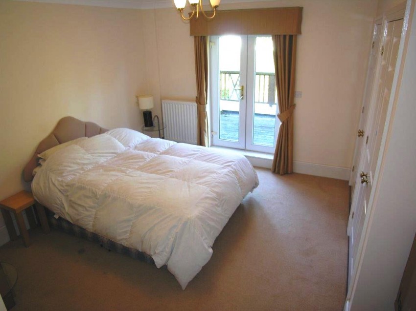 3bedroom apartment for sale in Victoria House, Grove Road, Knowle