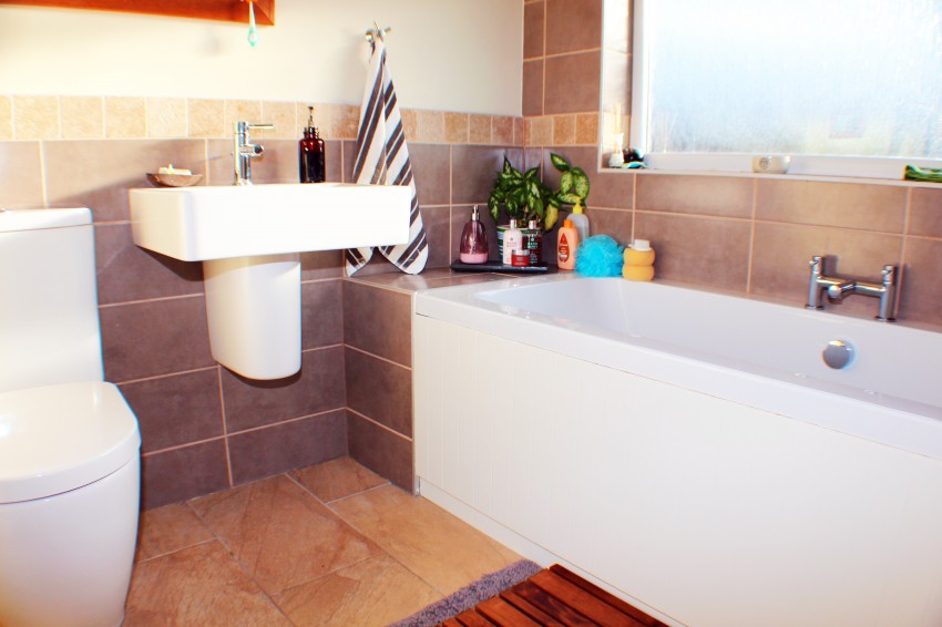 3bedroom semidetached house for sale in Hatchford Brook Road, Solihull