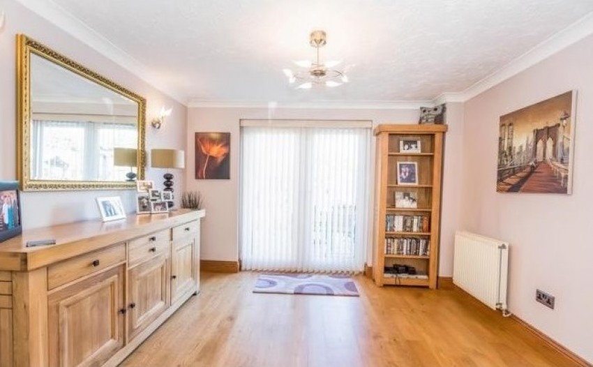 4bedroom detached house for sale in Radlow Crescent, Marston Green