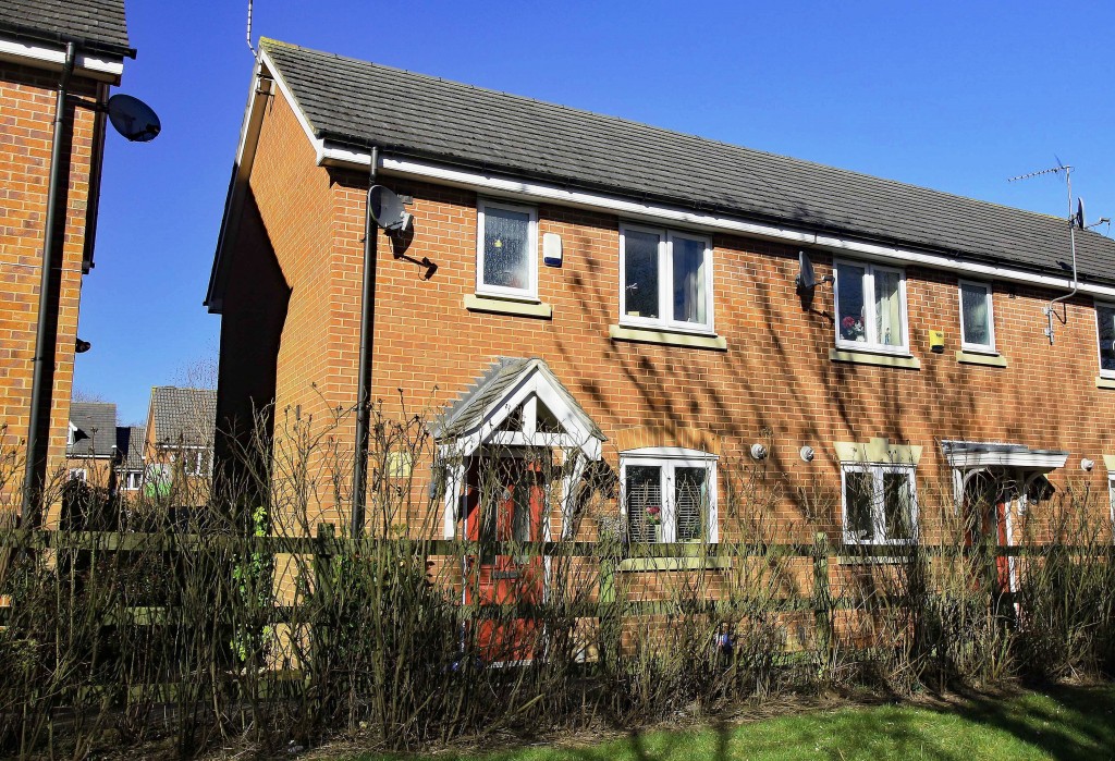 2bedroom town house for sale in Manhattan Way, Bannerbrook Park