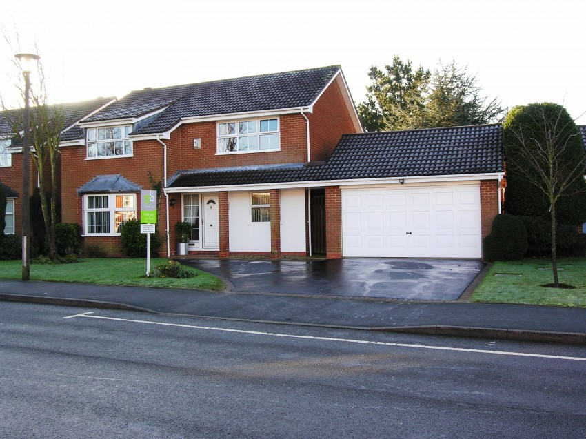 4bedroom detached house for sale in Asbury Road, Balsall Common