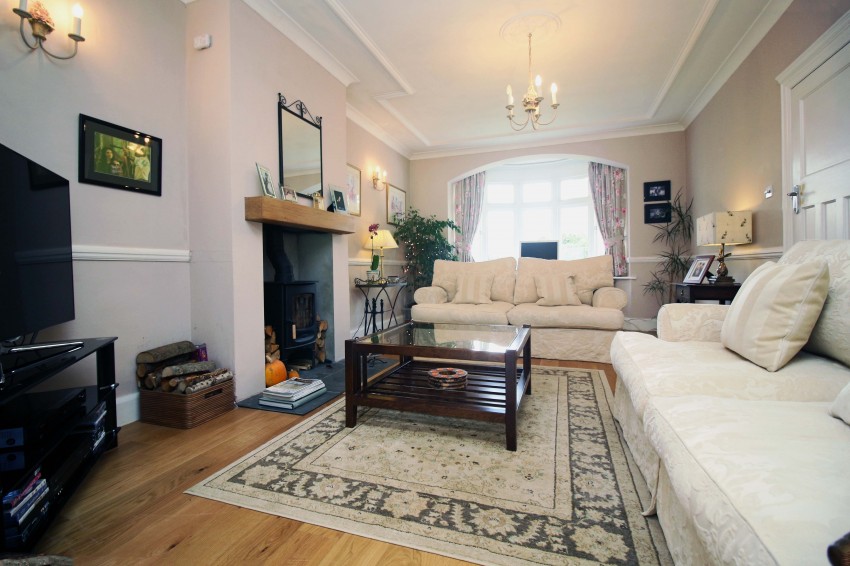 4bedroom detached house for sale in Stratford Road, Hockley Heath