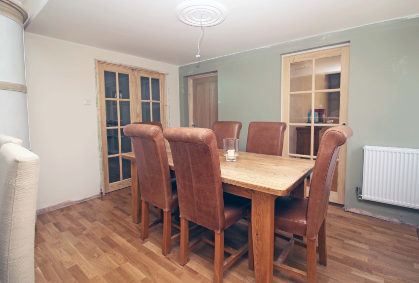 4bedroom detached house for sale in Stratford Road, Hockley Heath