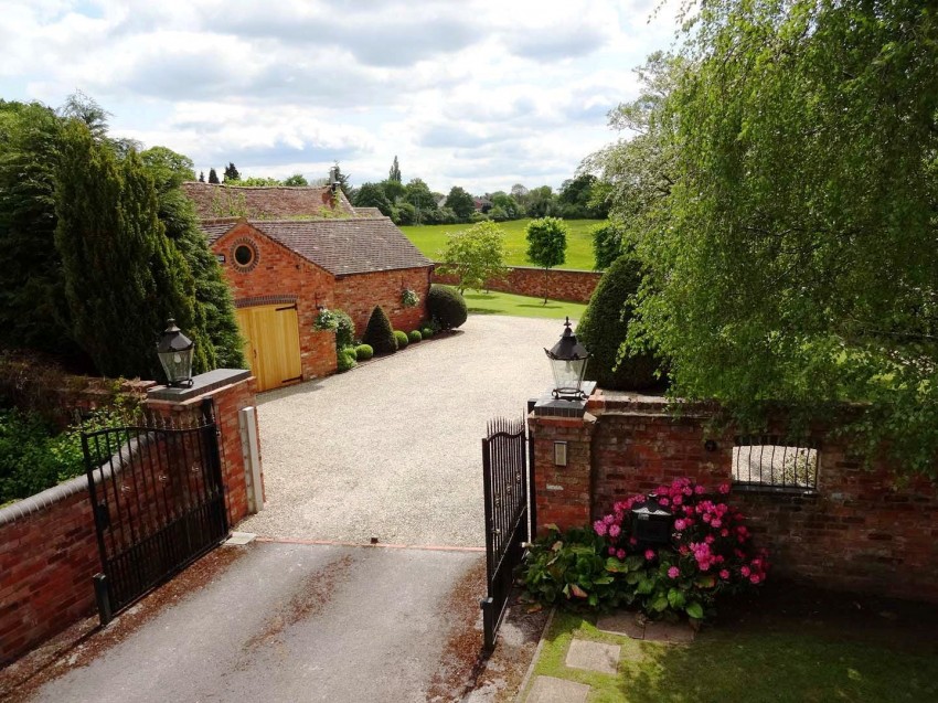 3bedroom barn conversion for sale in Peterbrook Road, Majors Green
