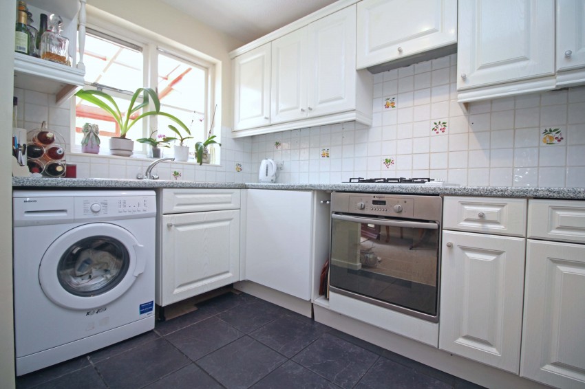 3bedroom semidetached house for sale in Turton Way, Kenilworth