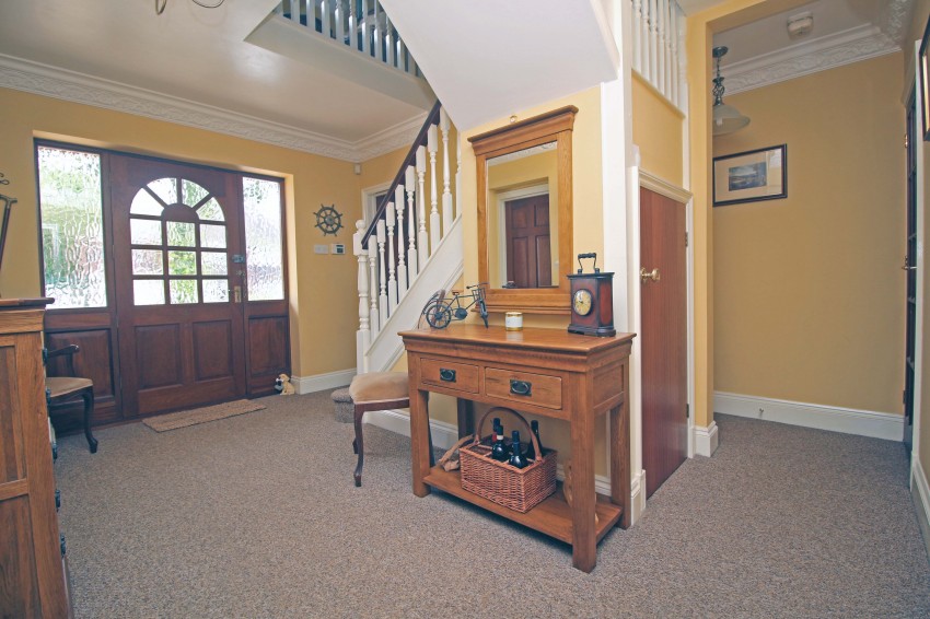 4bedroom detached house for sale in Highwood Avenue, Solihull