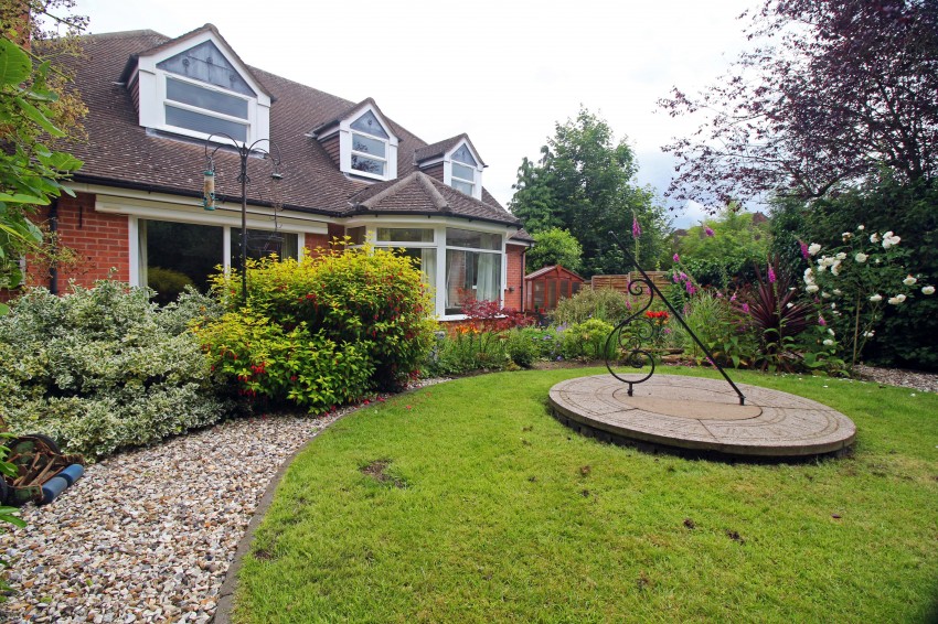 4bedroom detached house for sale in Highwood Avenue, Solihull