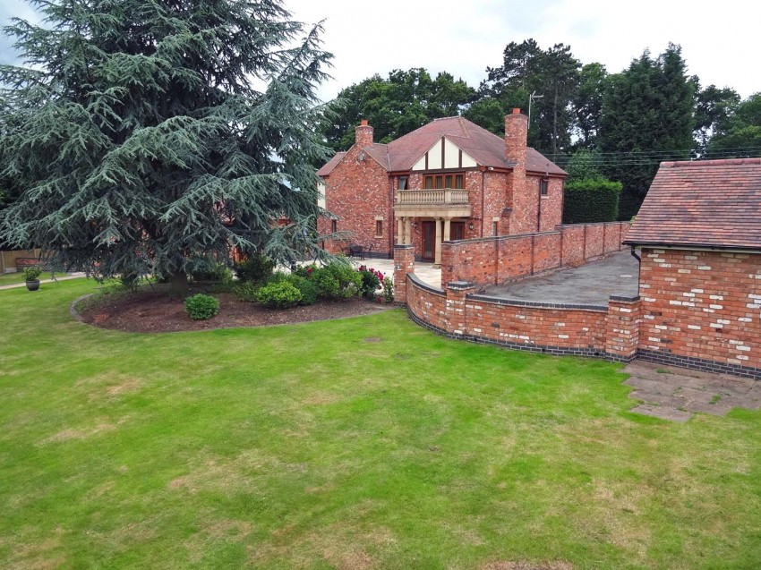 4bedroom detached house for sale in Windmill Lane, Balsall Common